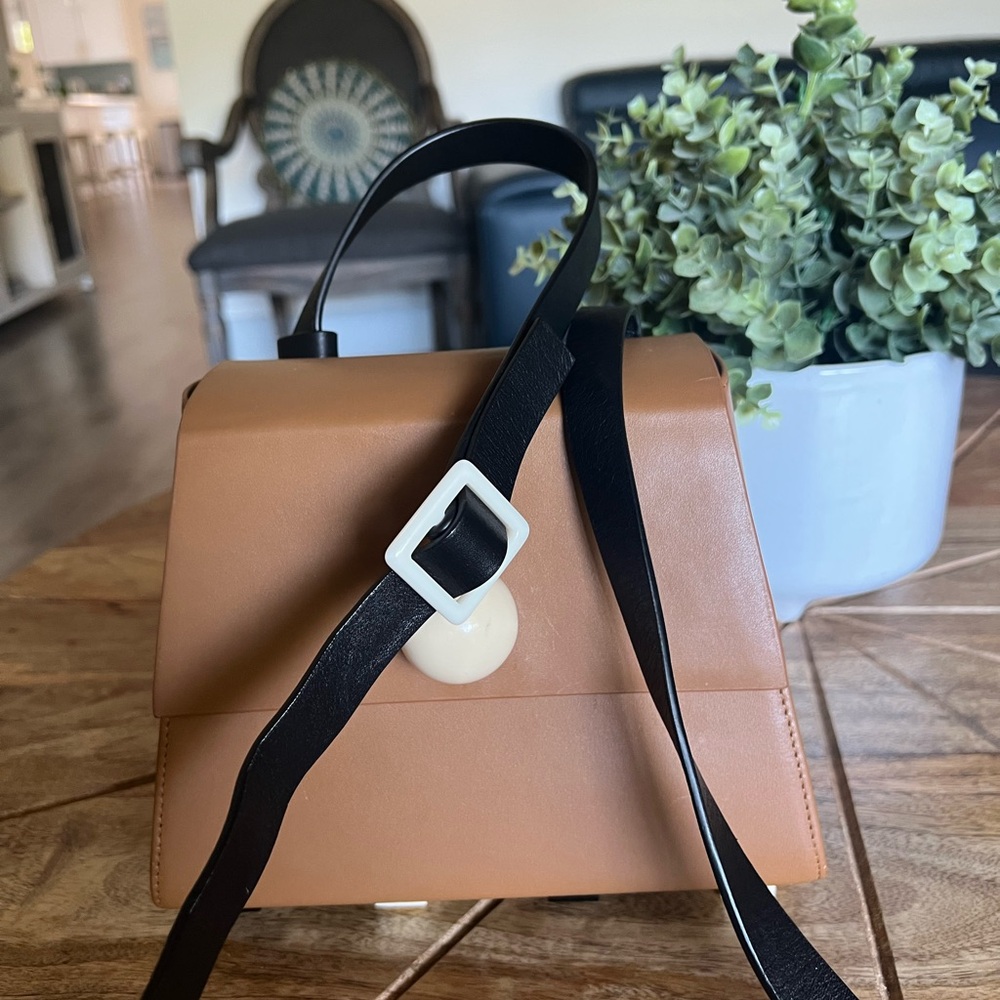 MATTER MATTERS GALLERY
MINI TRAPEZOID SHOULD BAG - BROWN Leather Crossbody Bag - Picture 6 of 16